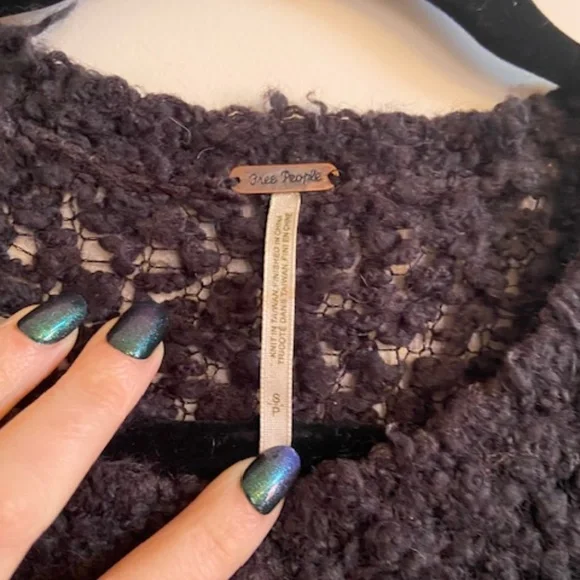 Free People black sweater small, Women's S boho thick/wide knit black sweater - Picture 5 of 7